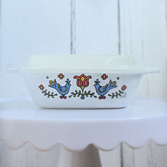 Vintage Corningware Petite Casserole Dish with Lid - Picture 1 of 2